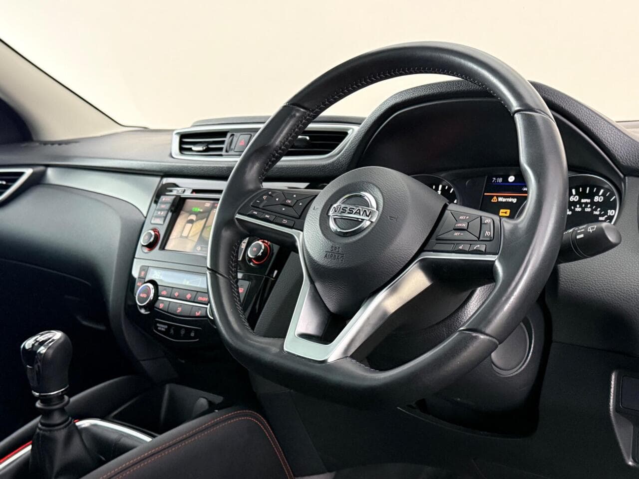 Nissan Qashqai thumbnail Steering Wheel