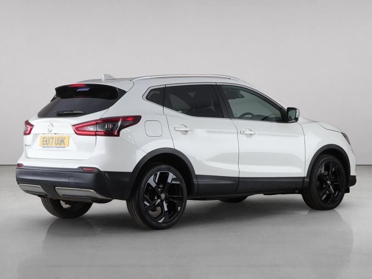 Nissan Qashqai thumbnail Rear Right