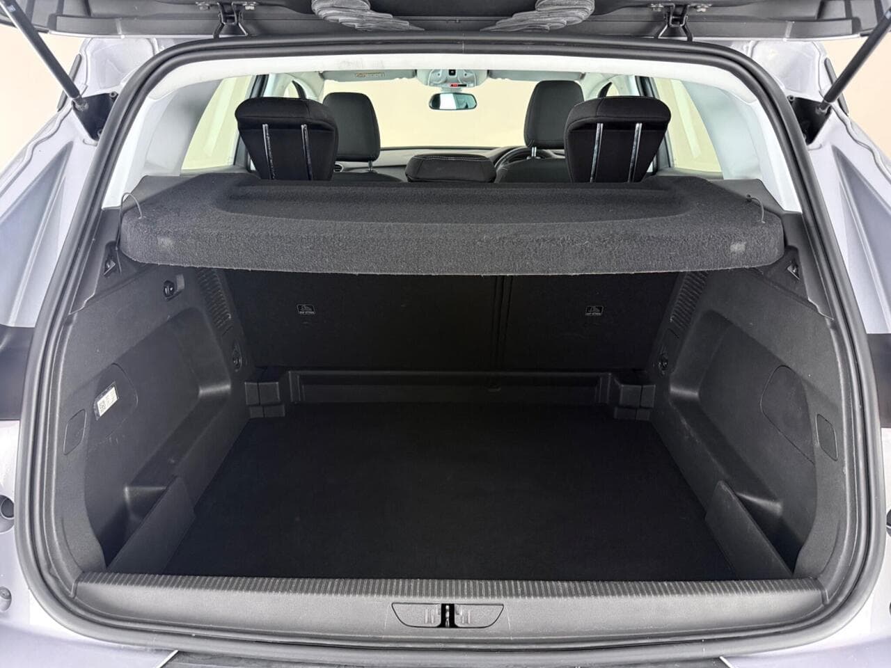 Vauxhall Grandland X thumbnail Boot