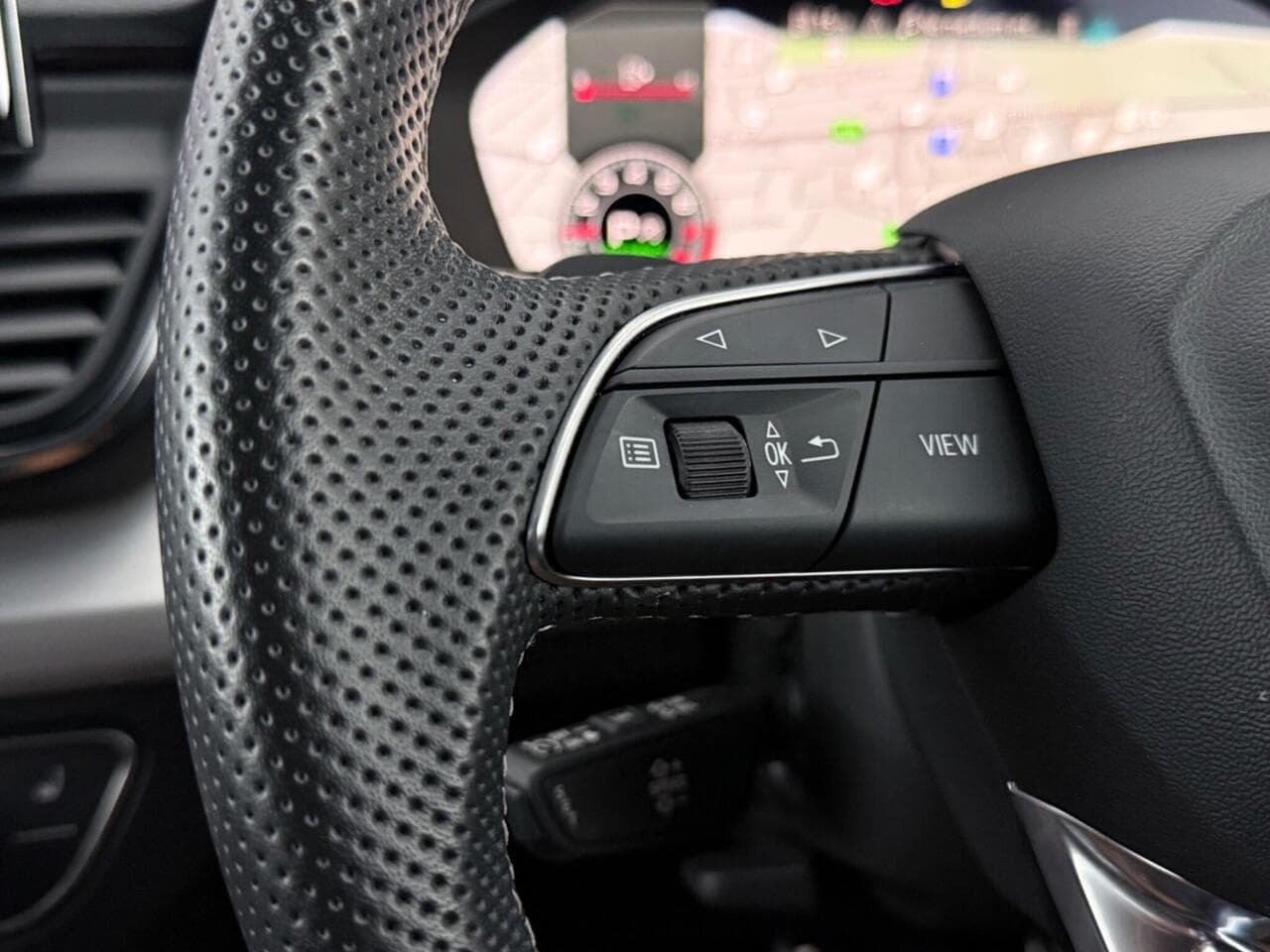 Audi Q5 thumbnail Misc Controls