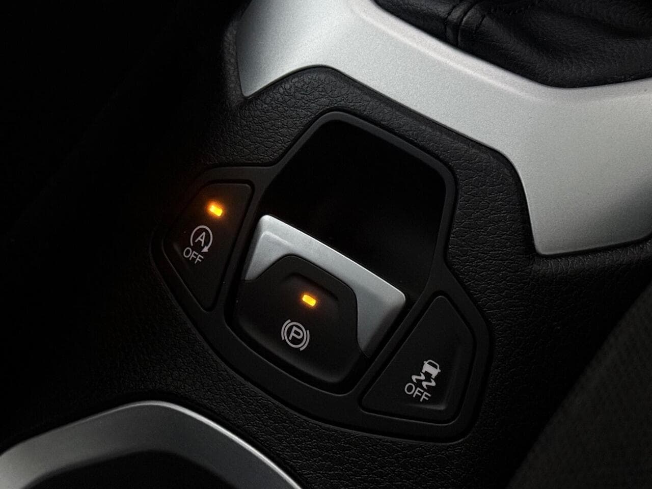 Jeep Renegade thumbnail Misc Controls