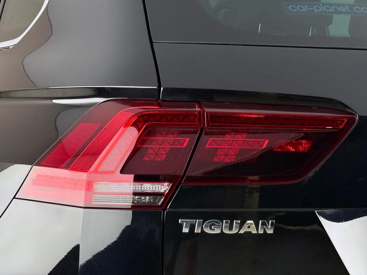 Volkswagen Tiguan thumbnail Lights Rear