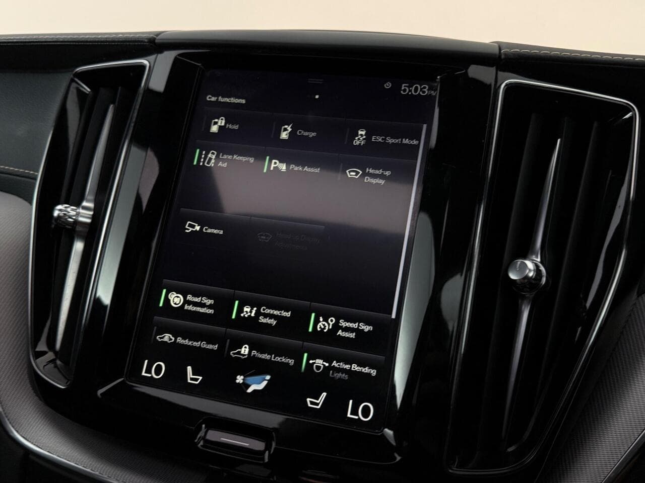 Volvo XC60 thumbnail Infotainment System