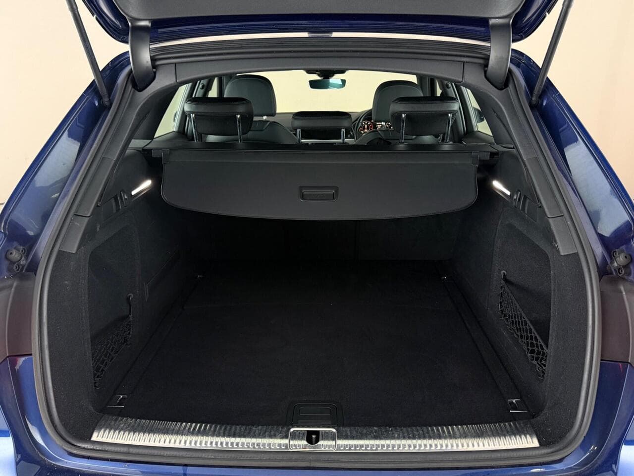 Audi A4 Avant thumbnail Boot
