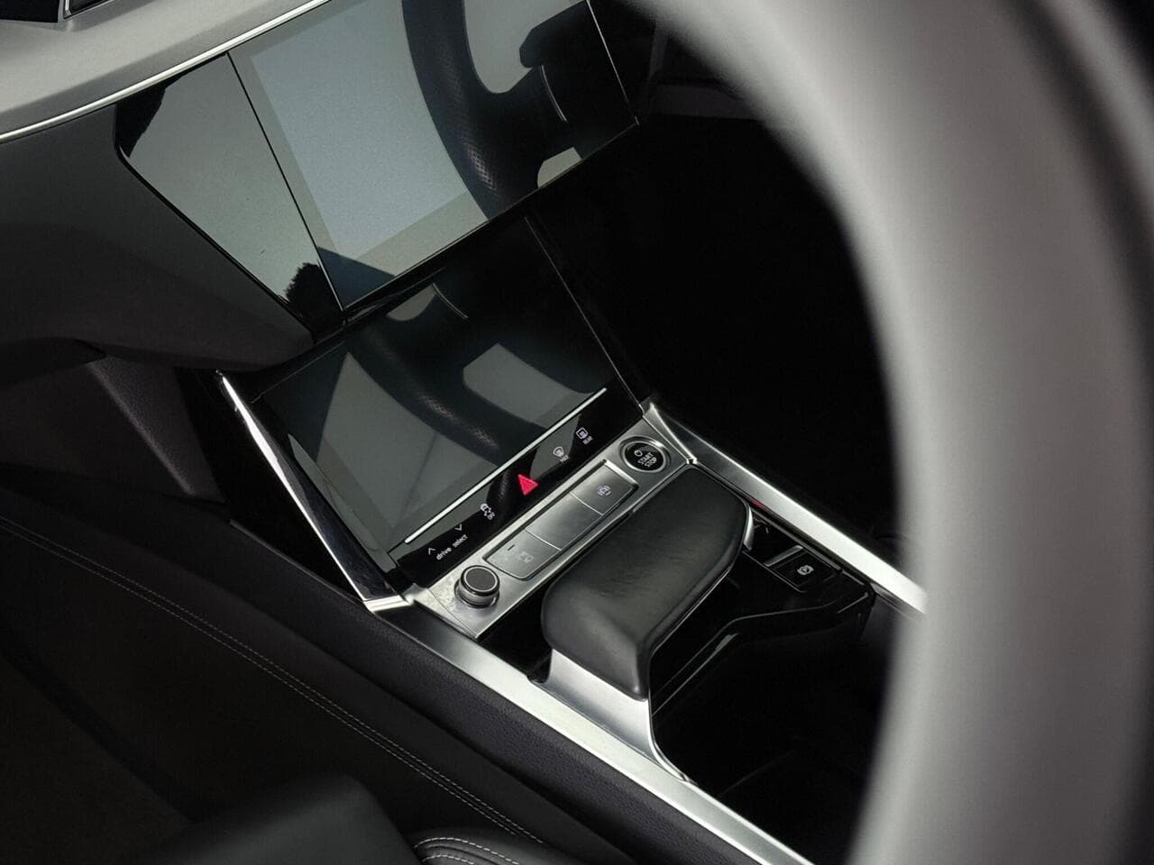 Audi e-tron thumbnail Inconclusive