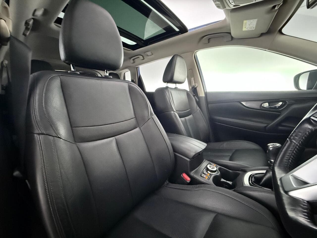 Nissan X-Trail thumbnail Seat Driver
