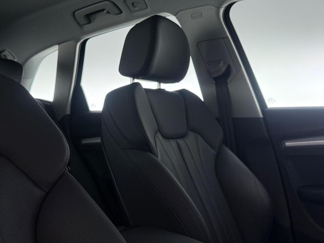 Audi Q5 thumbnail Seats Rear