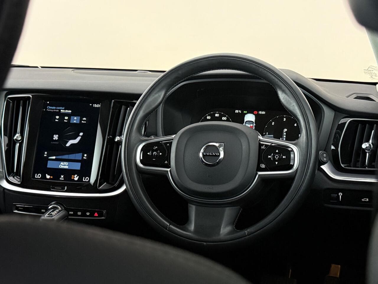 Volvo V60 thumbnail Steering Wheel