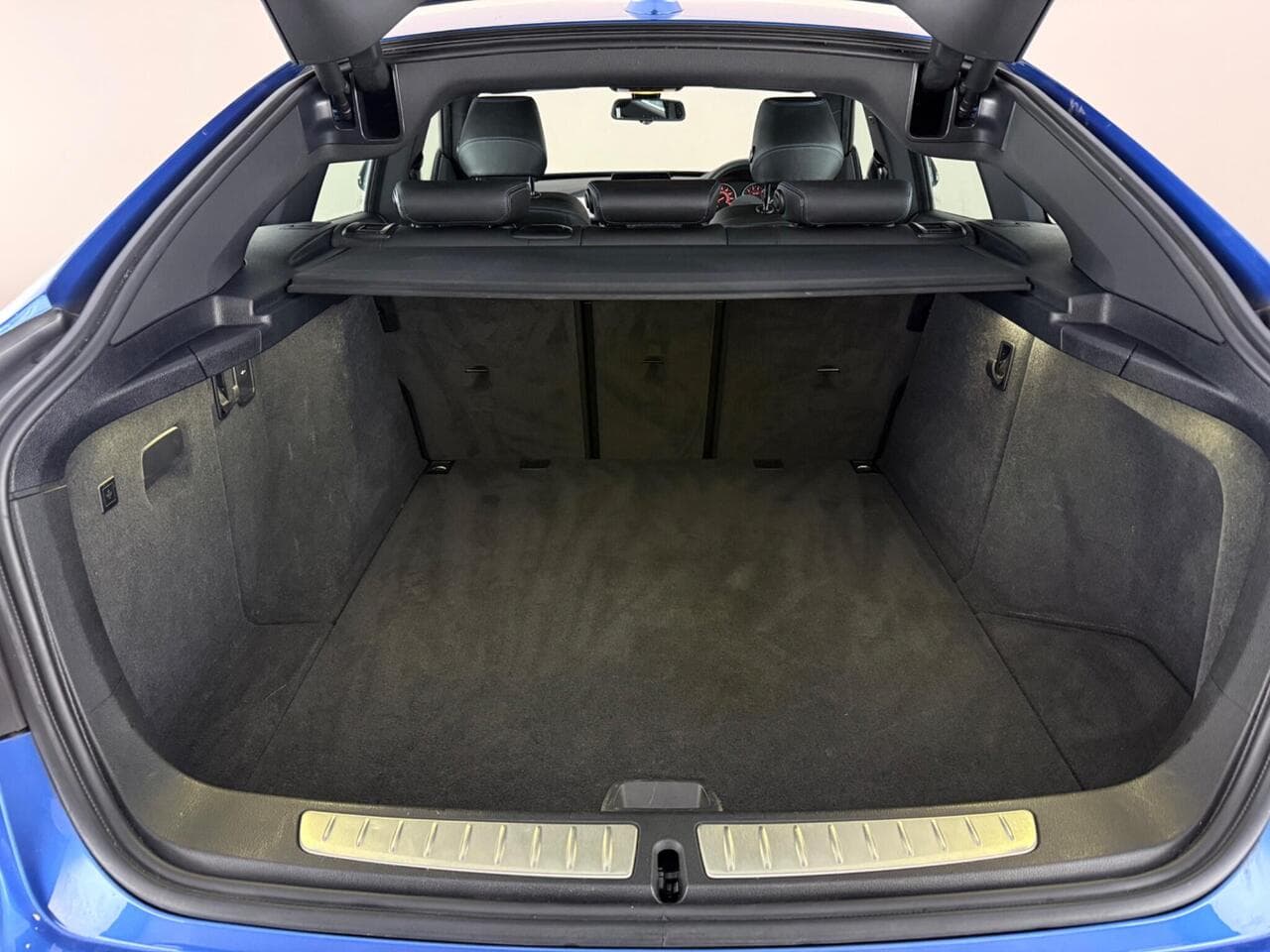 BMW 3 Series Gran Turismo thumbnail Boot