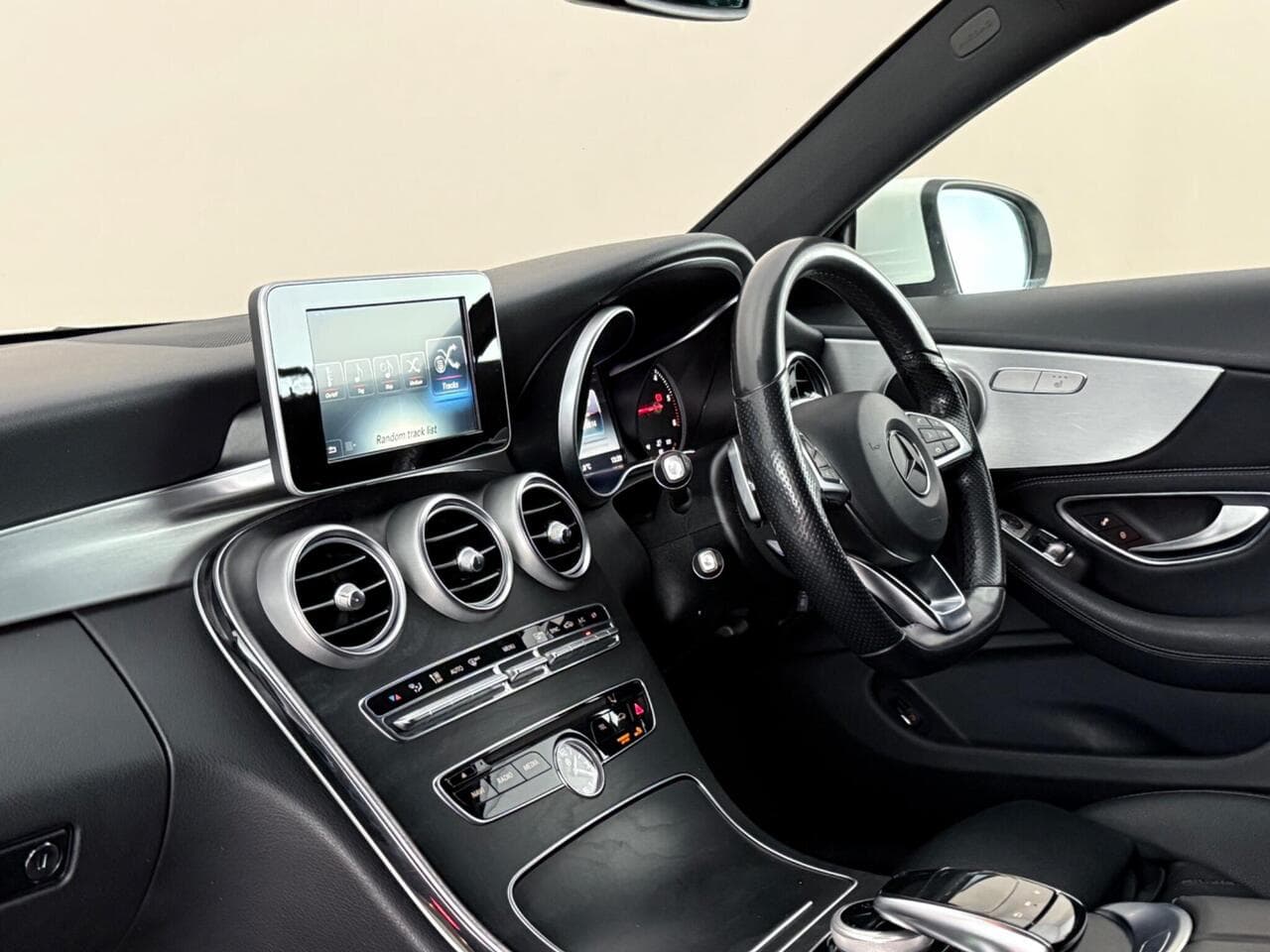 Mercedes-Benz C Class thumbnail Interior Front