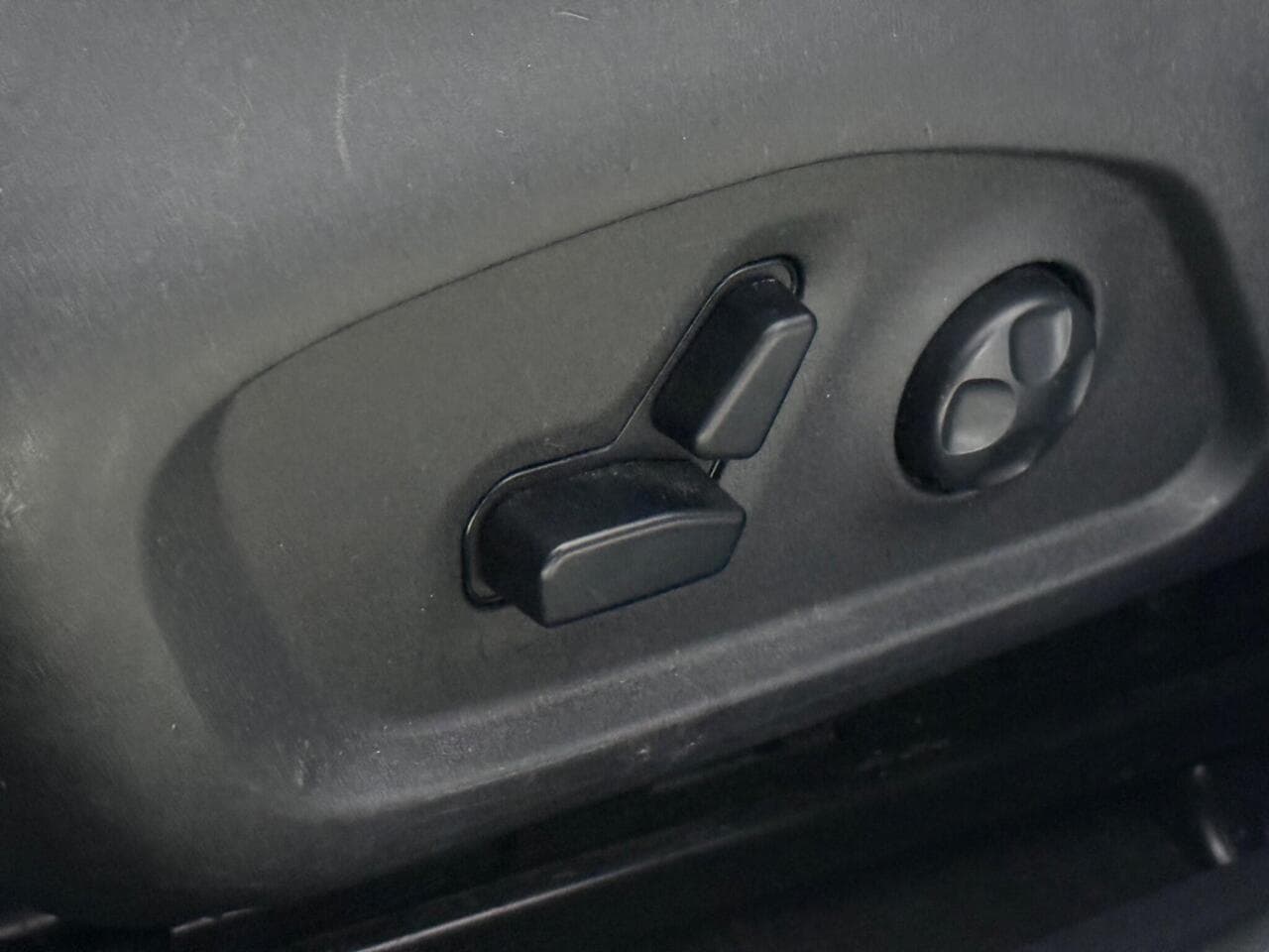 Jeep Compass thumbnail Misc Controls