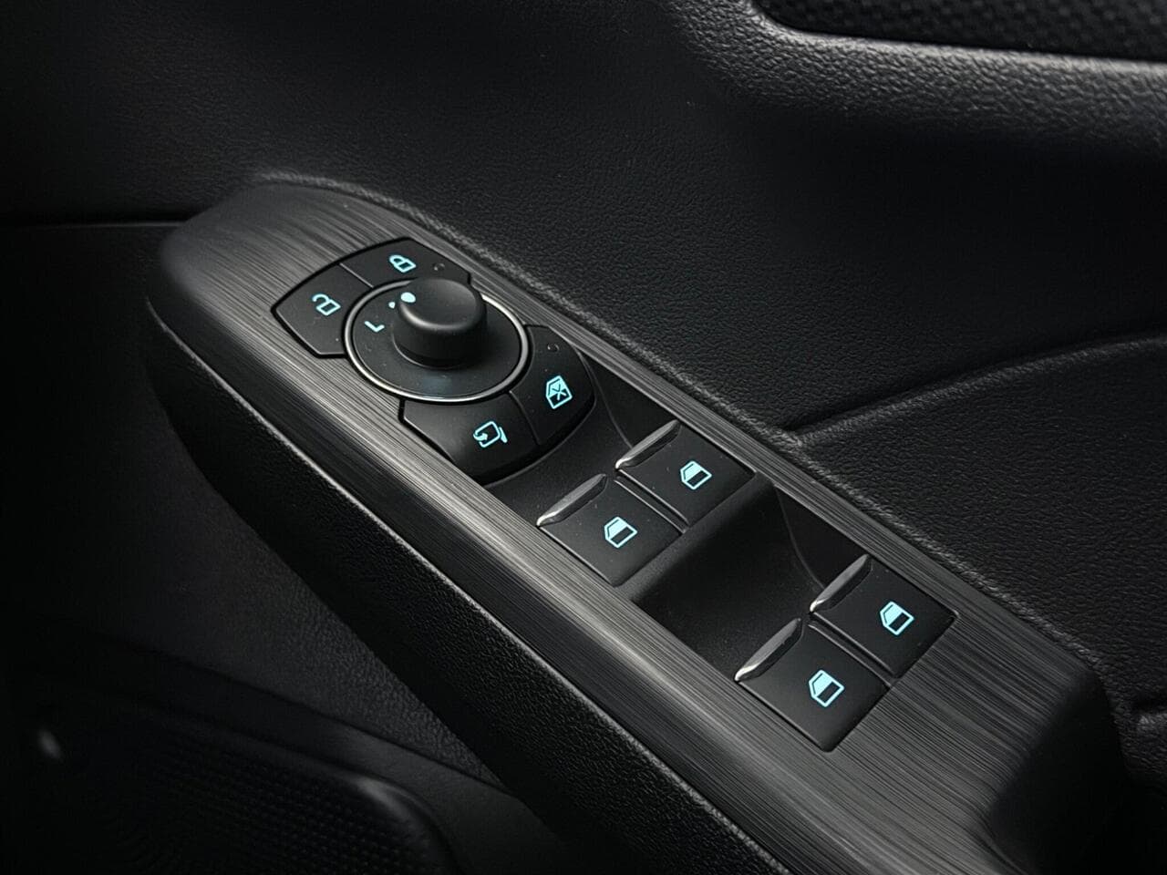 Ford Kuga thumbnail Misc Controls