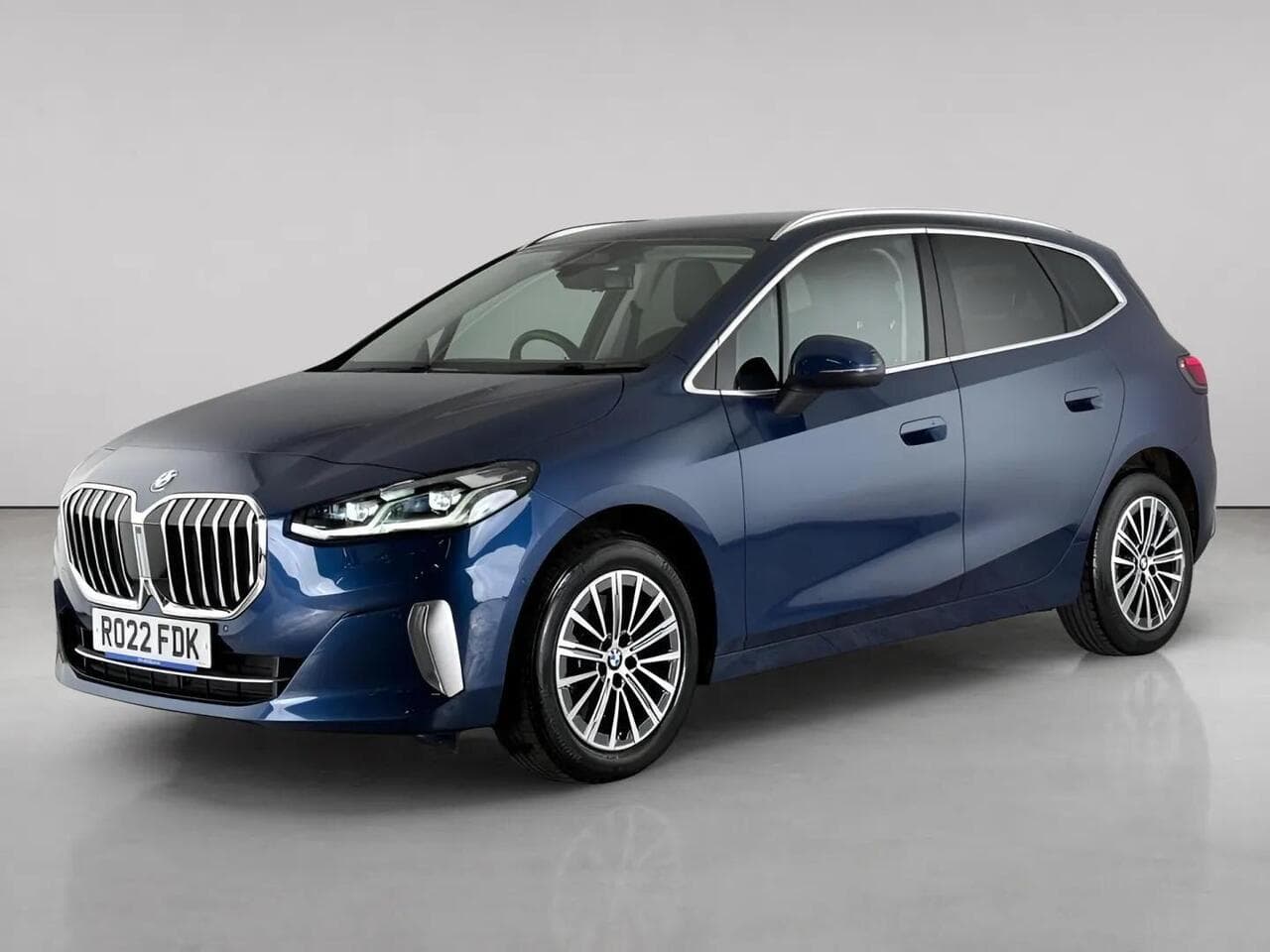 BMW 2 Series Active Tourer thumbnail Front Left