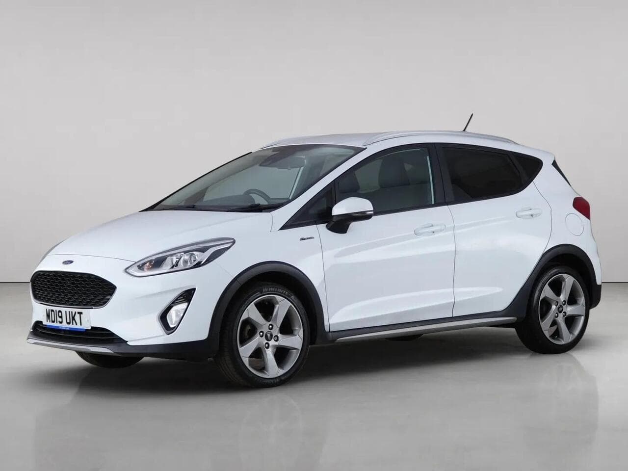 Ford Fiesta thumbnail Front Left