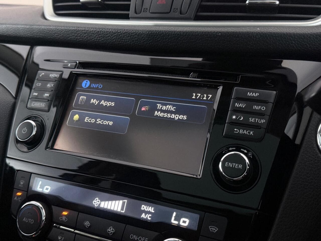 Nissan Qashqai thumbnail Infotainment System