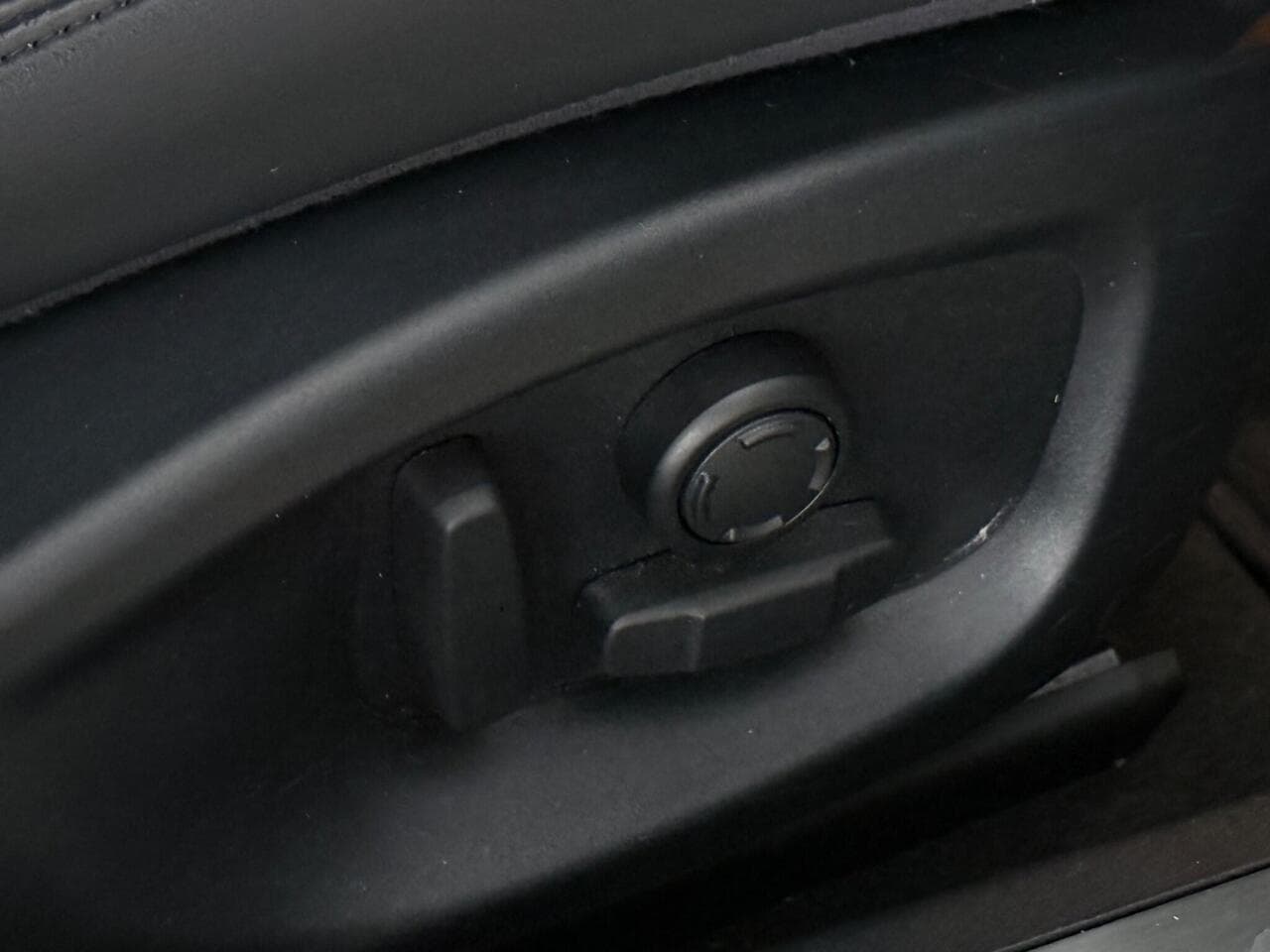 Jaguar XF thumbnail Misc Controls