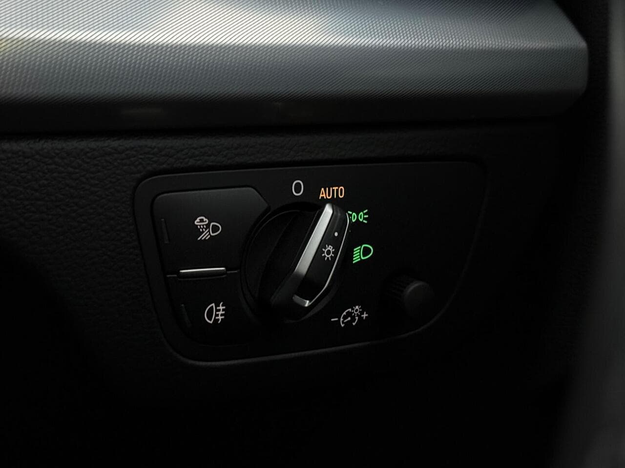 Audi Q5 thumbnail Misc Controls