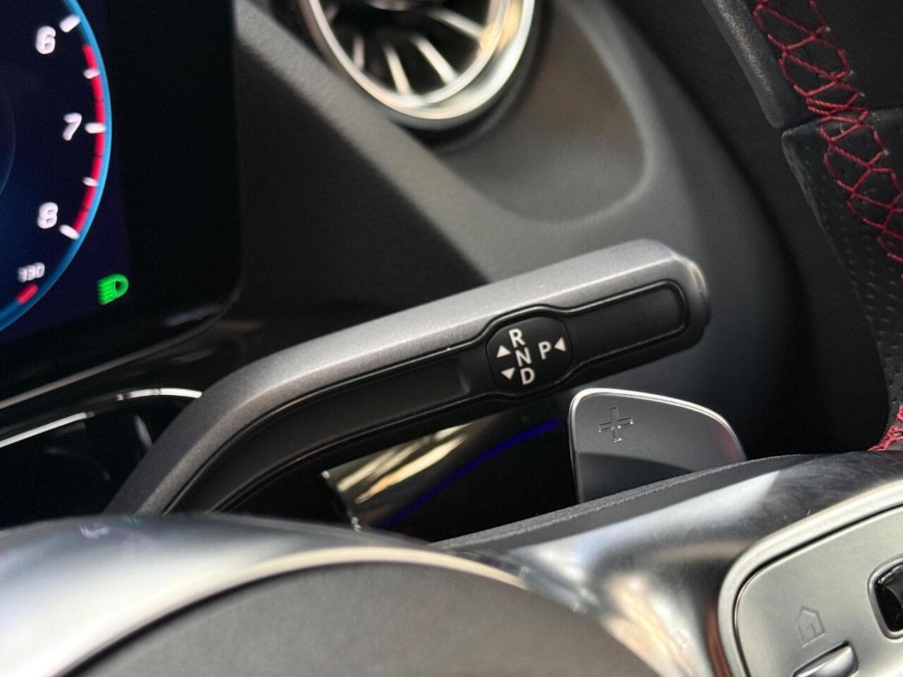 Mercedes-Benz GLA thumbnail Misc Controls