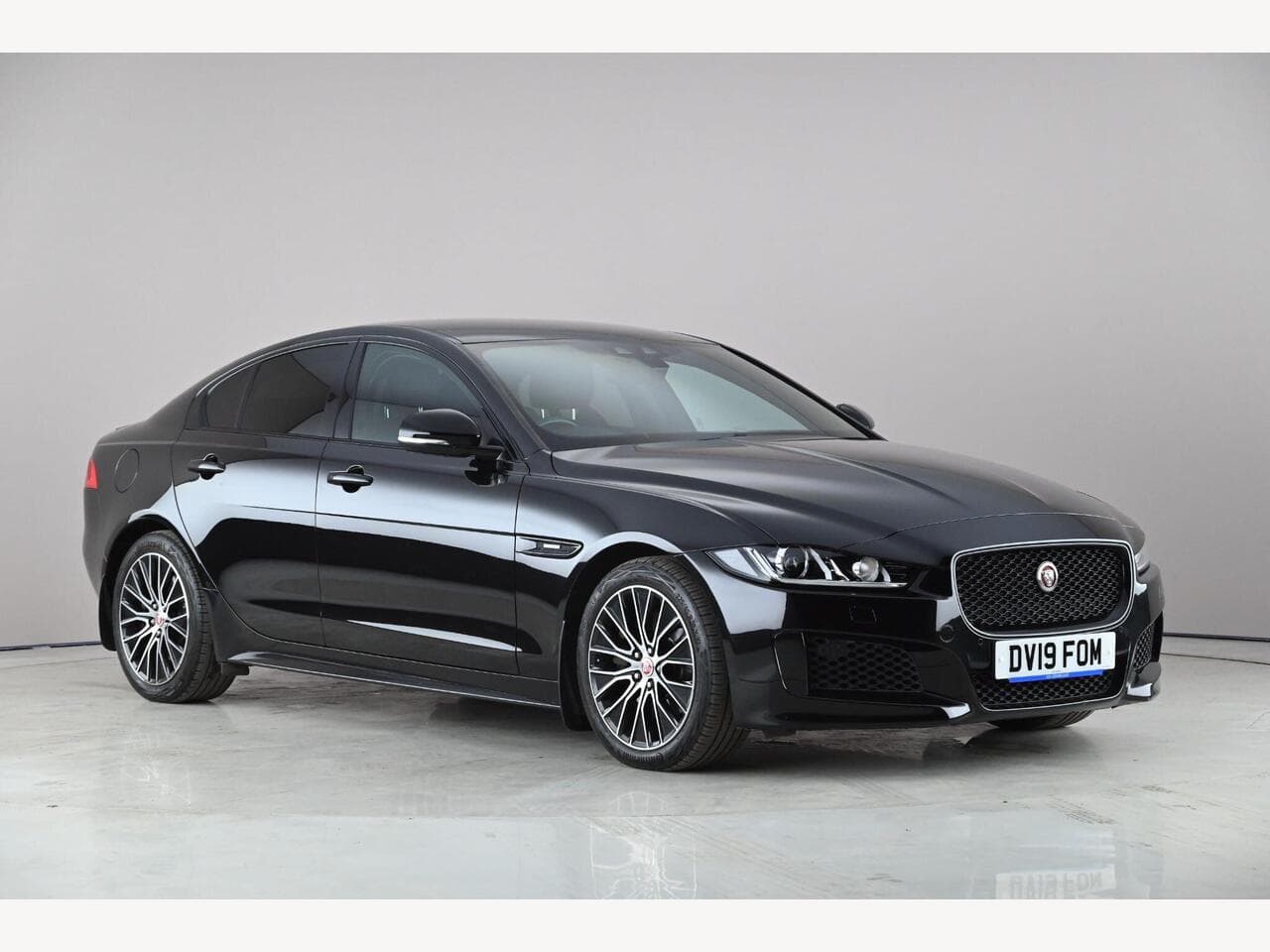 Jaguar XE - Jaguar XE 2.0i Landmark Auto Euro 6 (s/s) 4dr