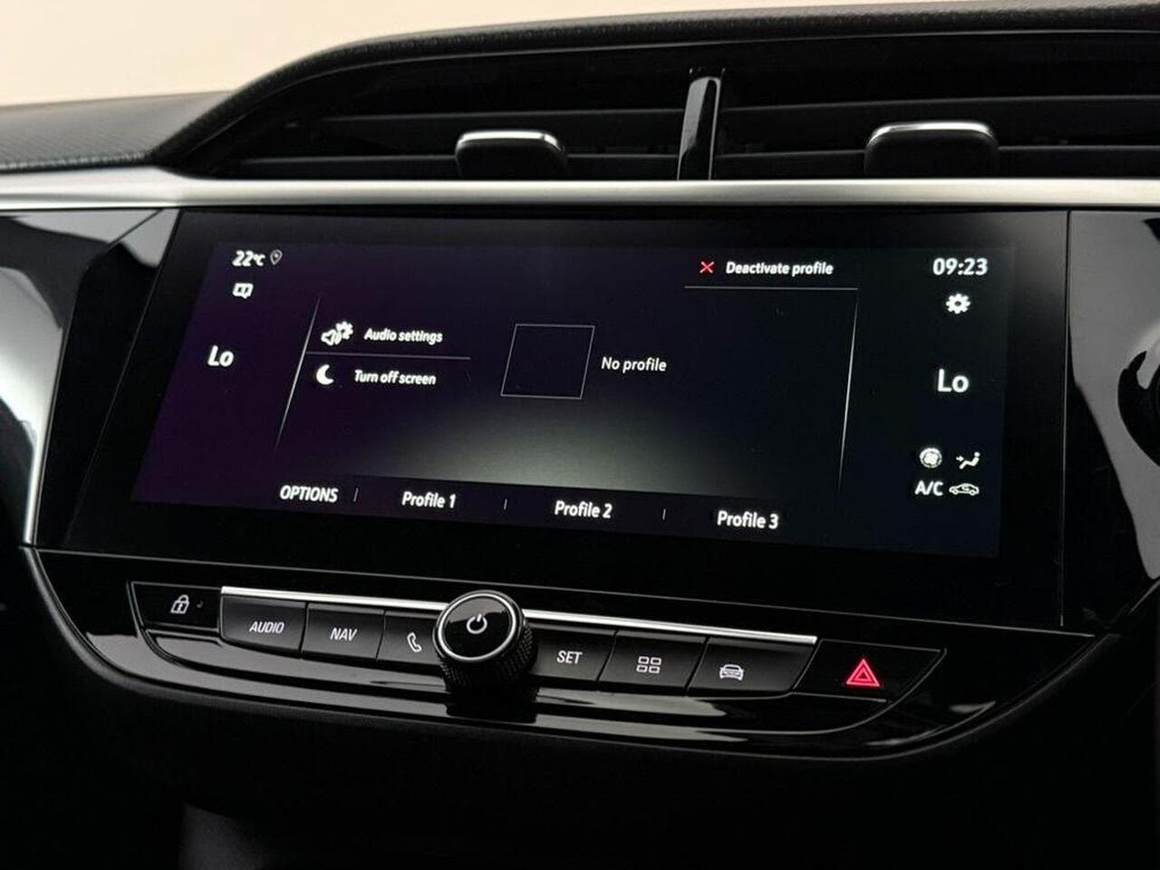Vauxhall Corsa thumbnail Infotainment System