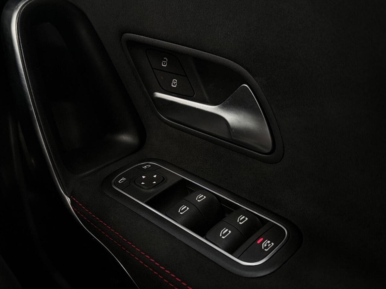 Mercedes-Benz A Class thumbnail Misc Controls