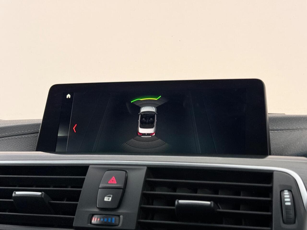 BMW 4 Series thumbnail Infotainment System