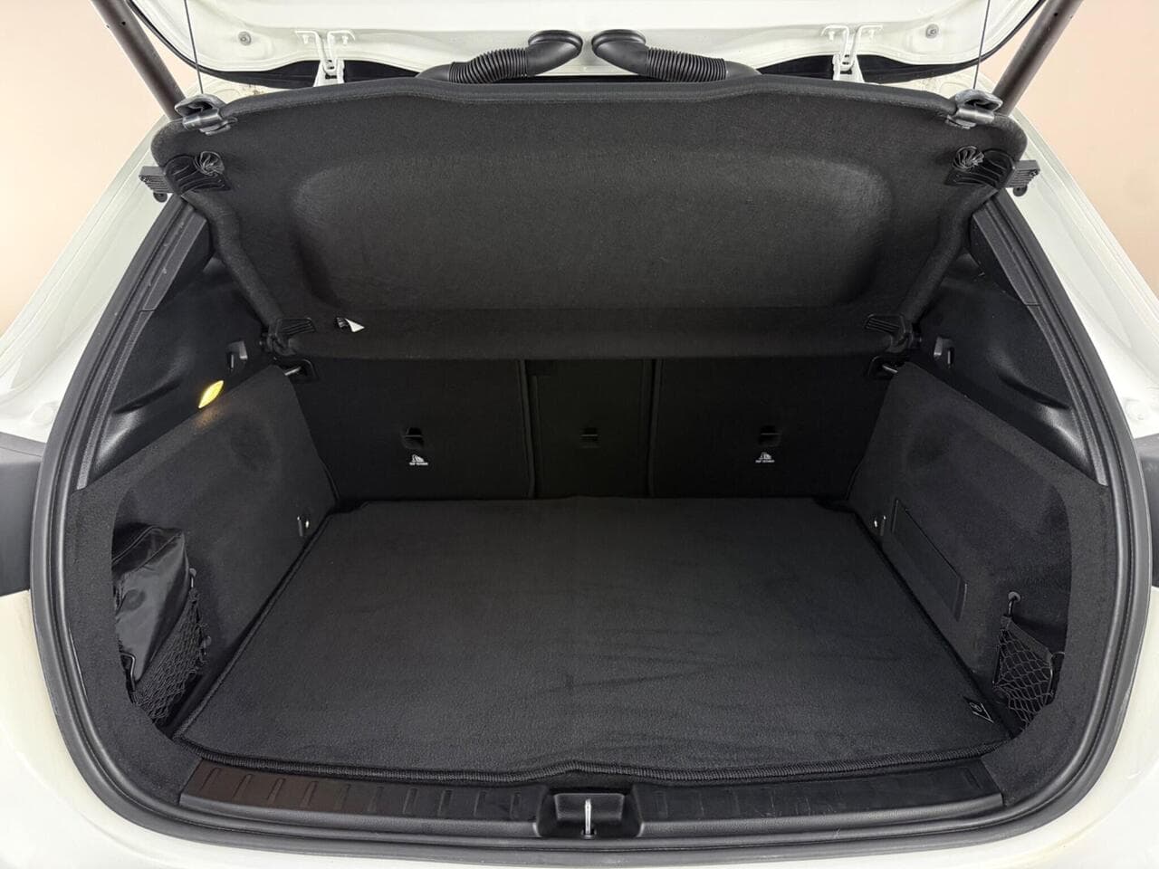 Mercedes-Benz GLA thumbnail Boot