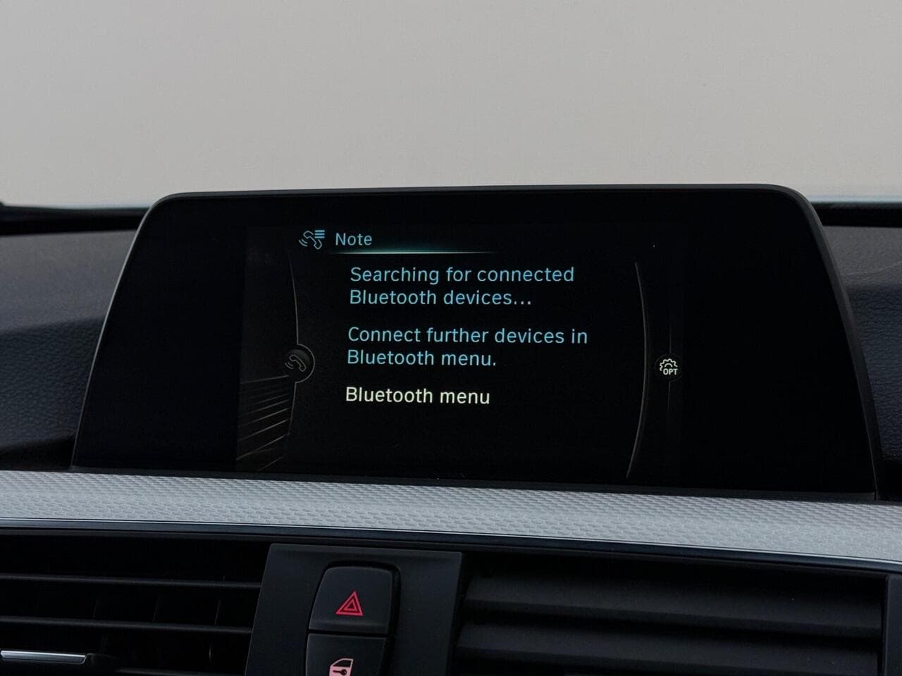 BMW 3 Series thumbnail Infotainment System