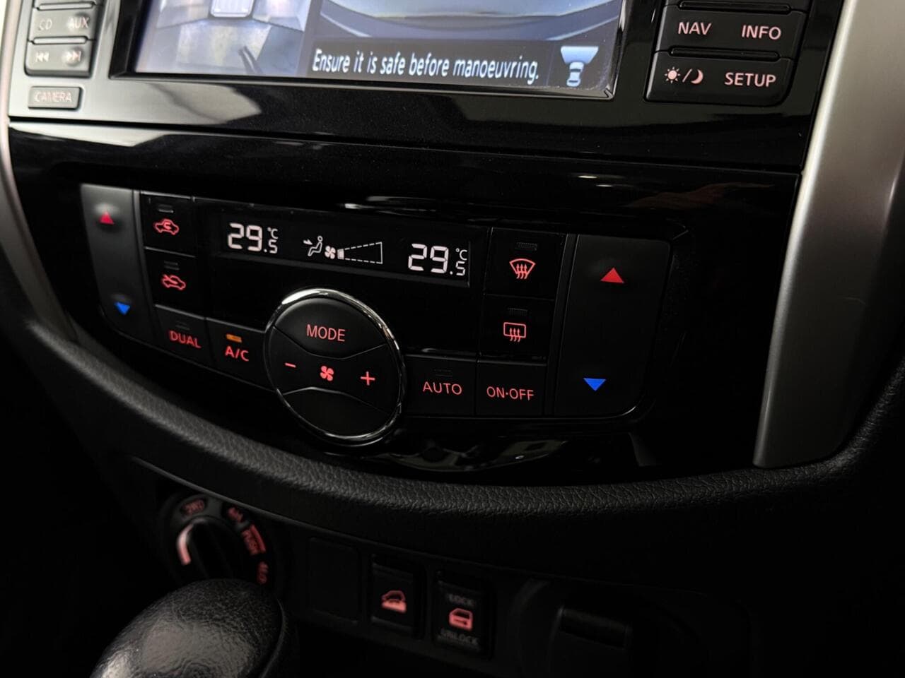 Nissan Navara thumbnail Infotainment System