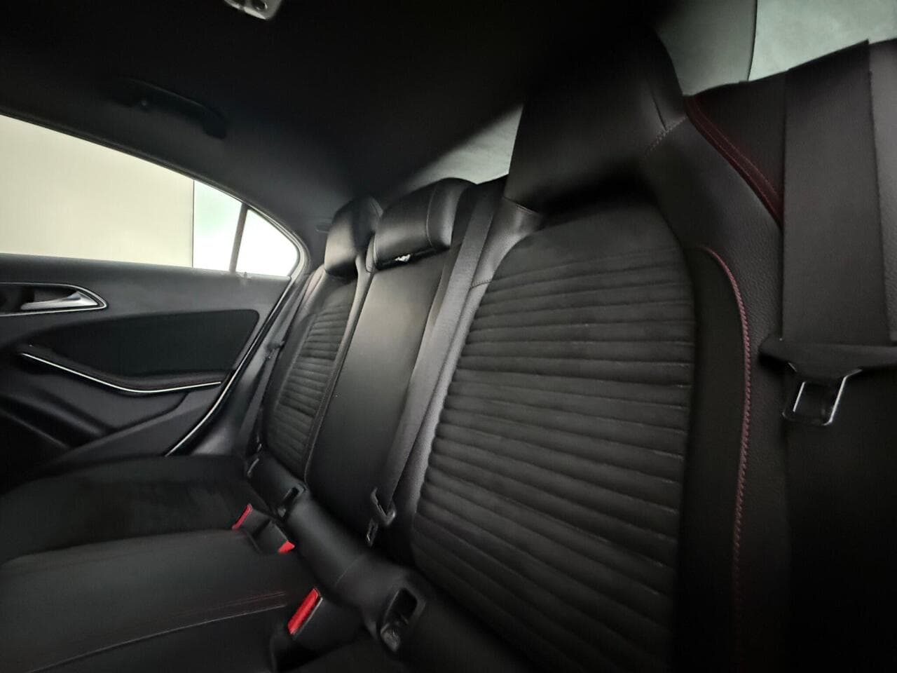 Mercedes-Benz A Class thumbnail Seats Rear
