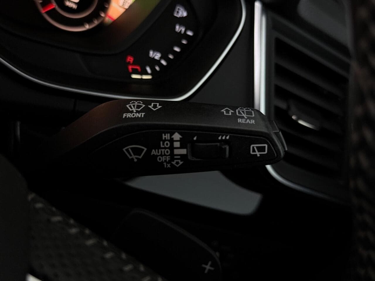 Audi Q5 thumbnail Misc Controls