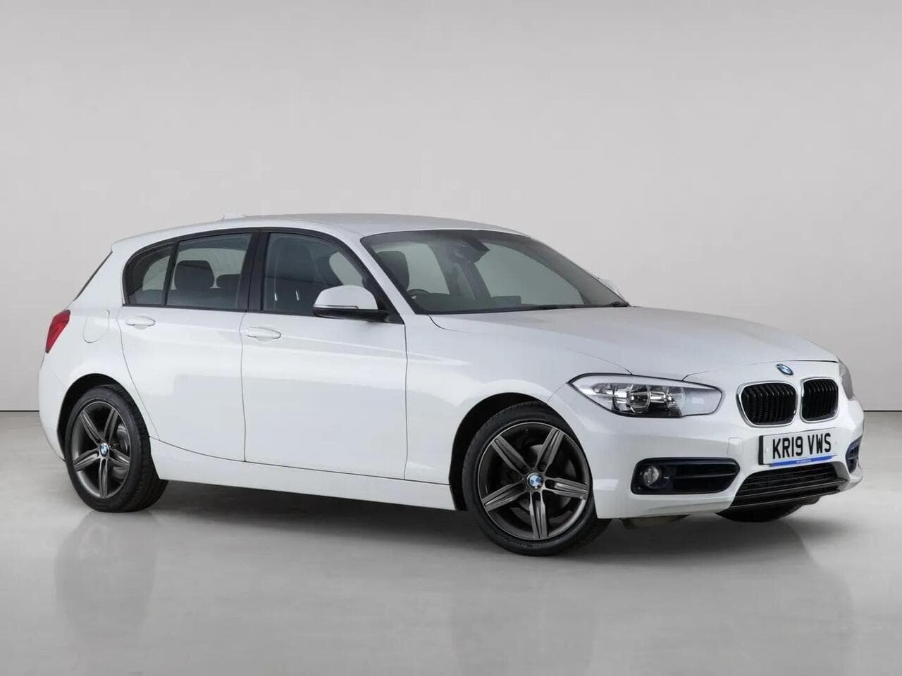 BMW 1 Series - BMW 1 Series 1.5 118i Sport Euro 6 (s/s) 5dr