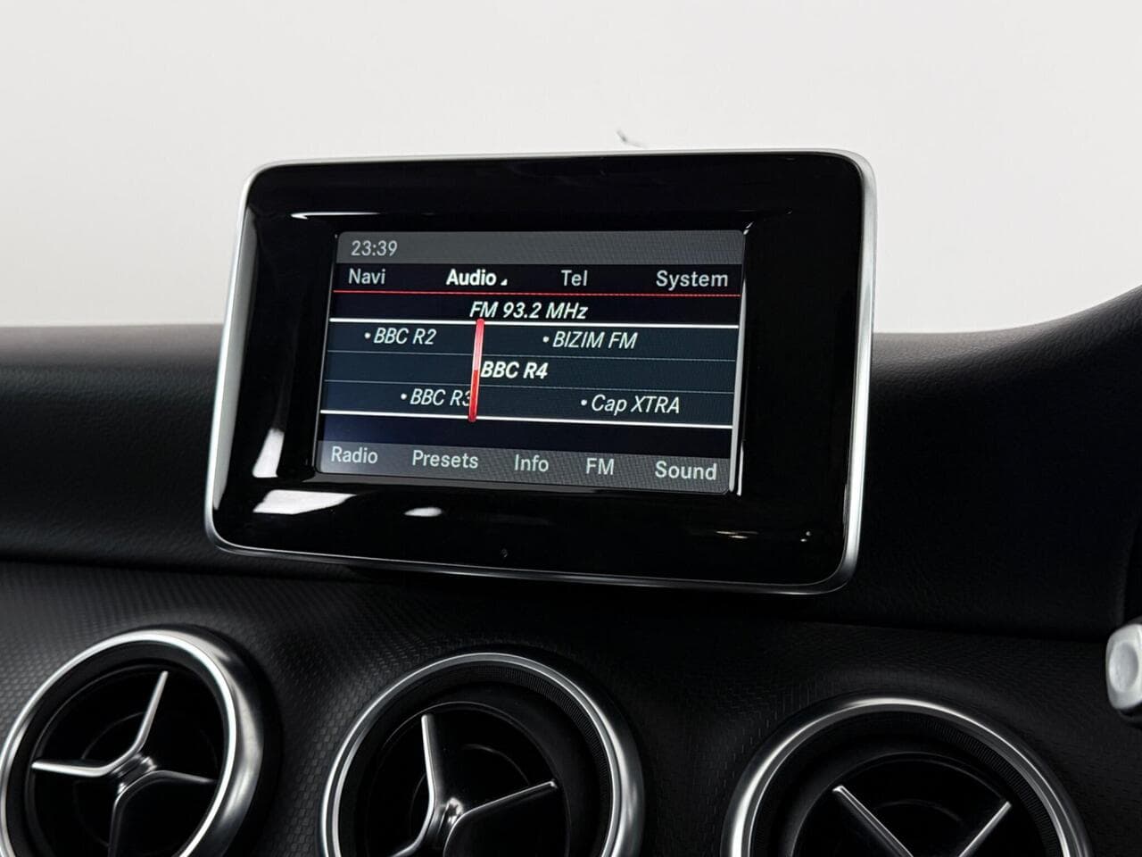 Mercedes-Benz A Class thumbnail Infotainment System