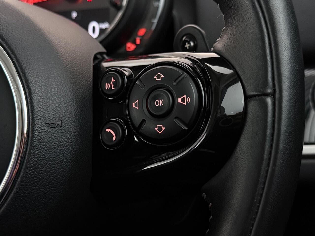 MINI Countryman thumbnail Misc Controls