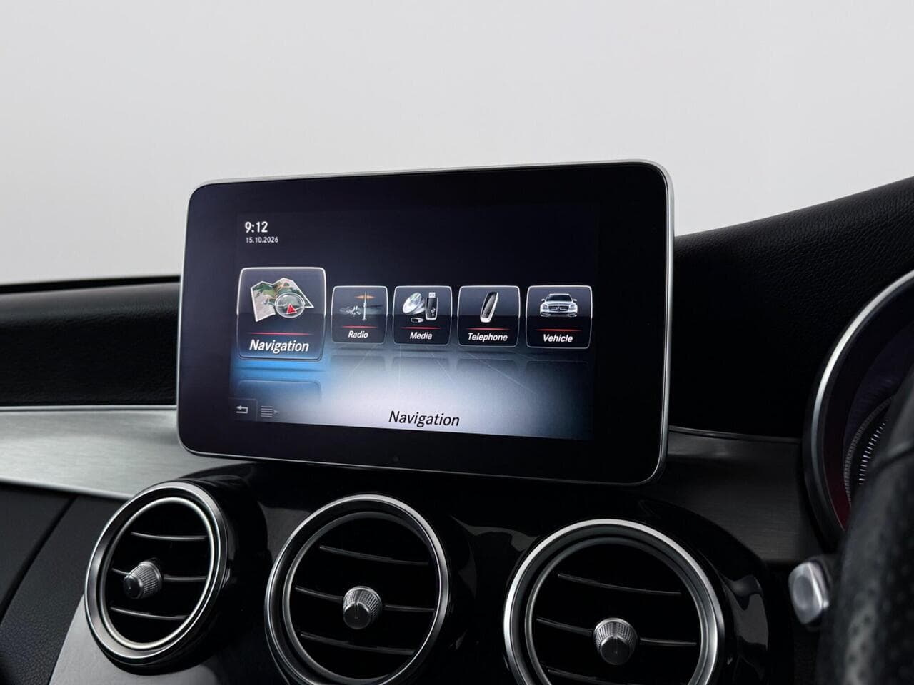 Mercedes-Benz C Class thumbnail Infotainment System