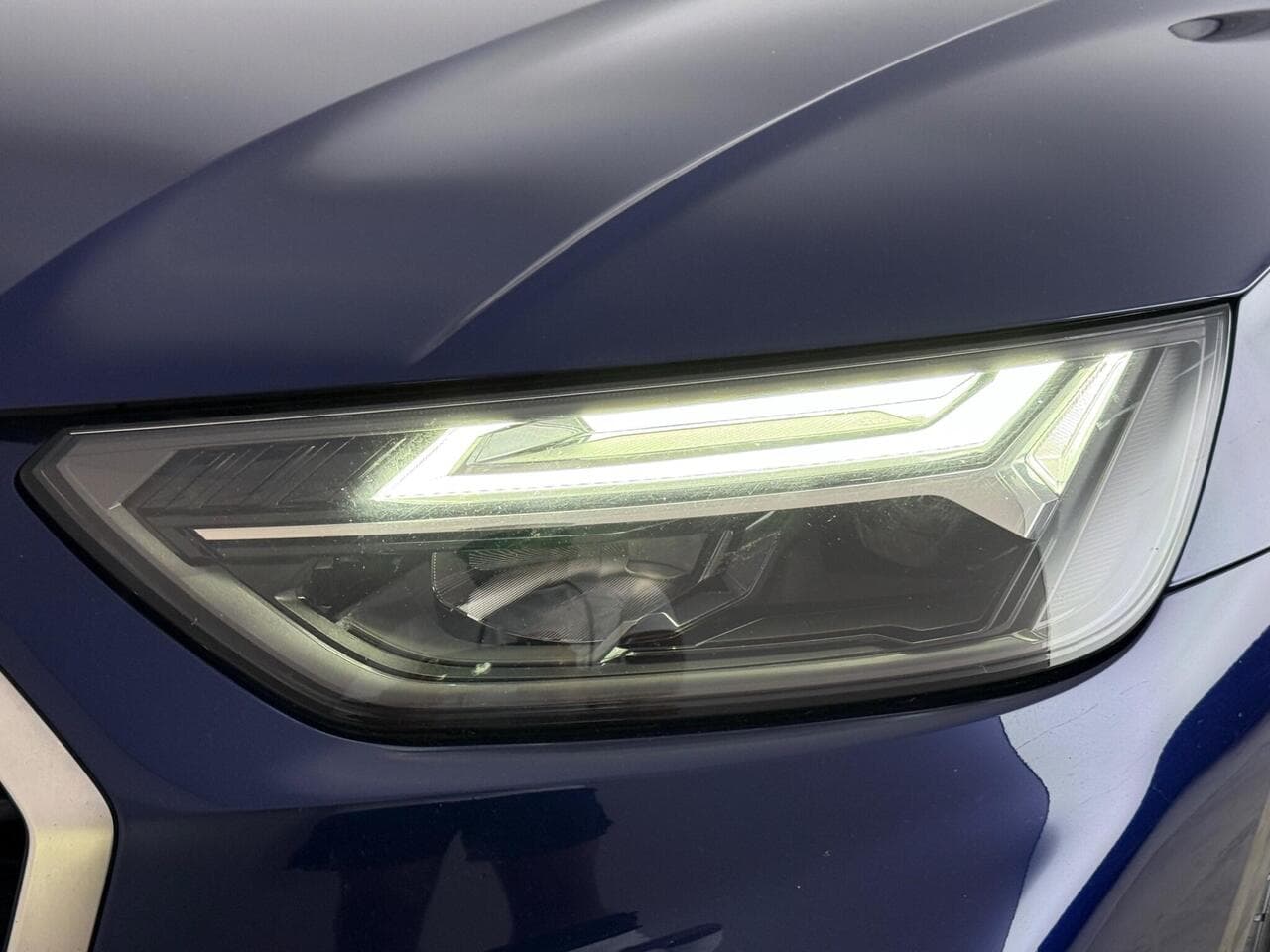 Audi Q5 thumbnail Lights Front