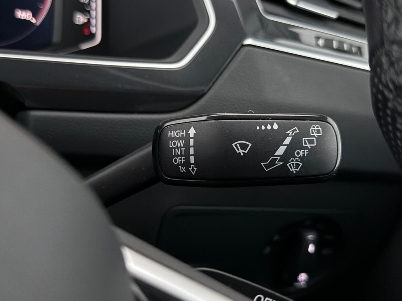 Volkswagen Tiguan thumbnail Misc Controls