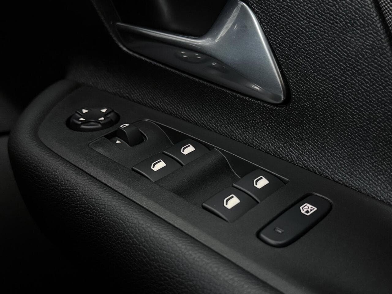 Vauxhall Mokka thumbnail Misc Controls