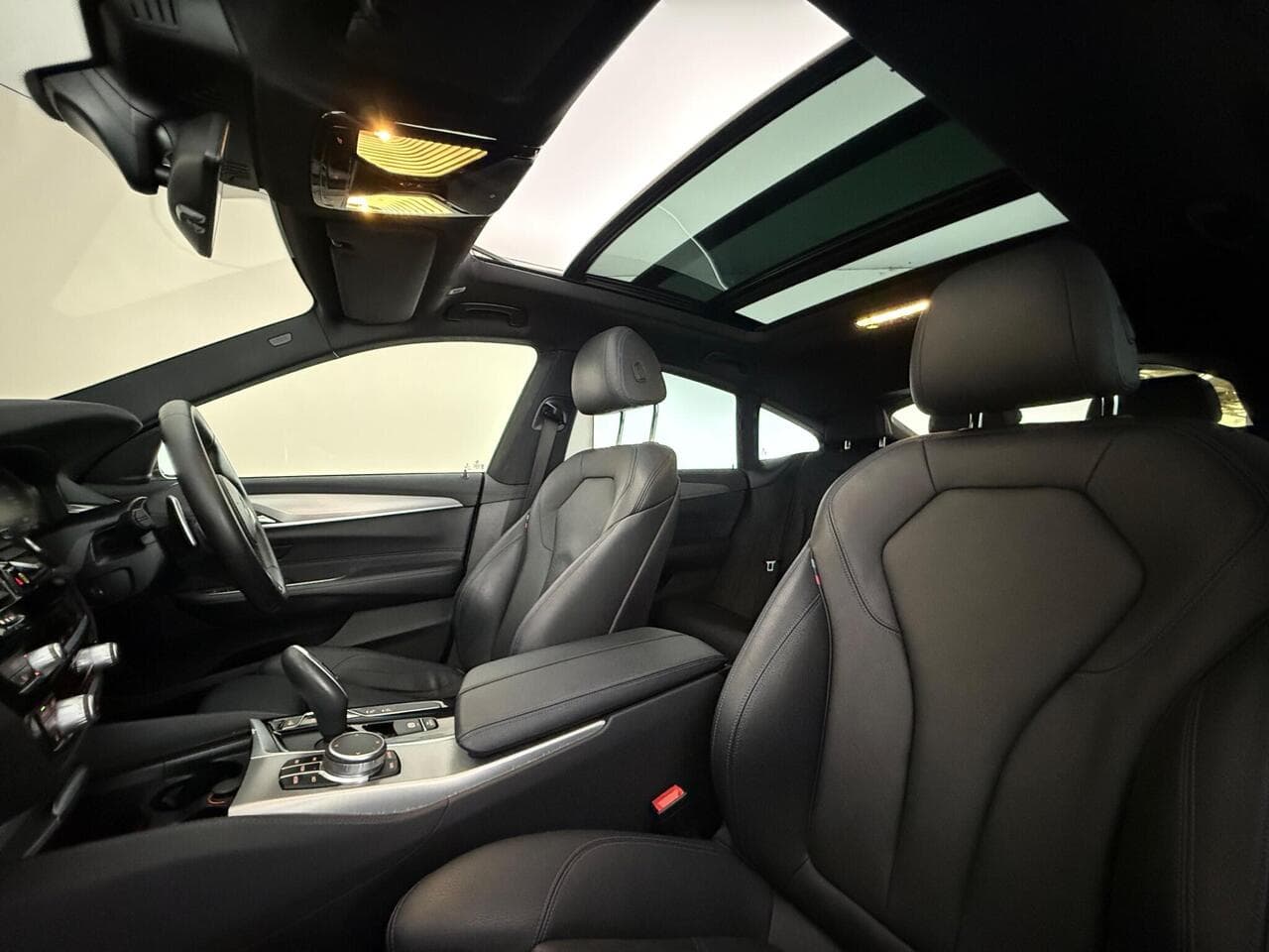 BMW 6 Series Gran Turismo thumbnail Seat Front Passenger