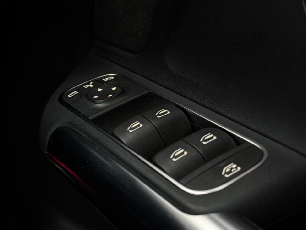 Mercedes-Benz B Class thumbnail Misc Controls