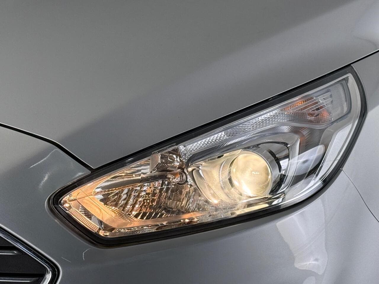 Ford Galaxy thumbnail Lights Front