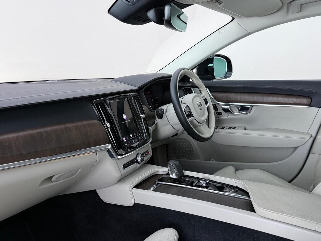 Volvo V90 Cross Country thumbnail Interior Front