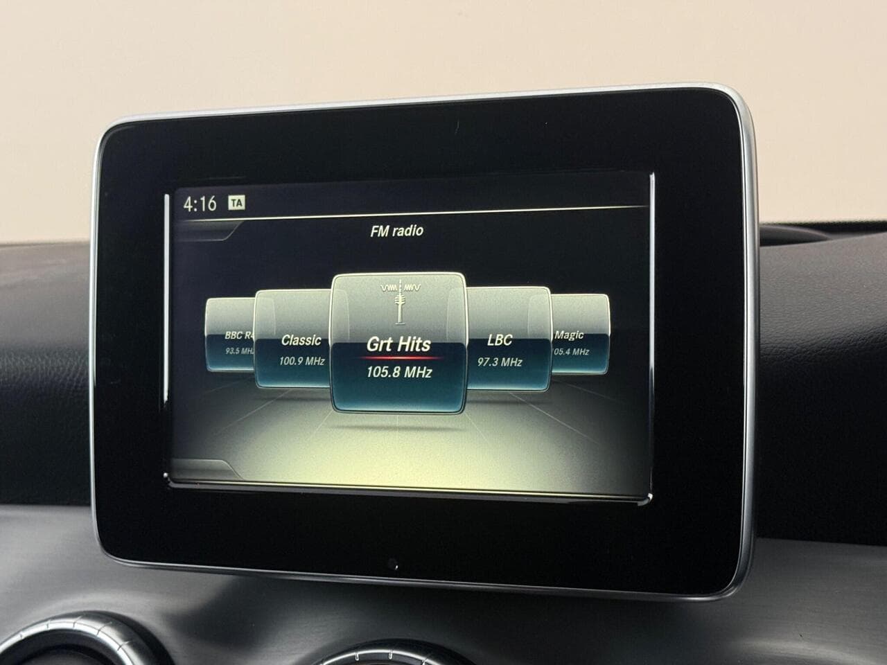 Mercedes-Benz CLA thumbnail Infotainment System