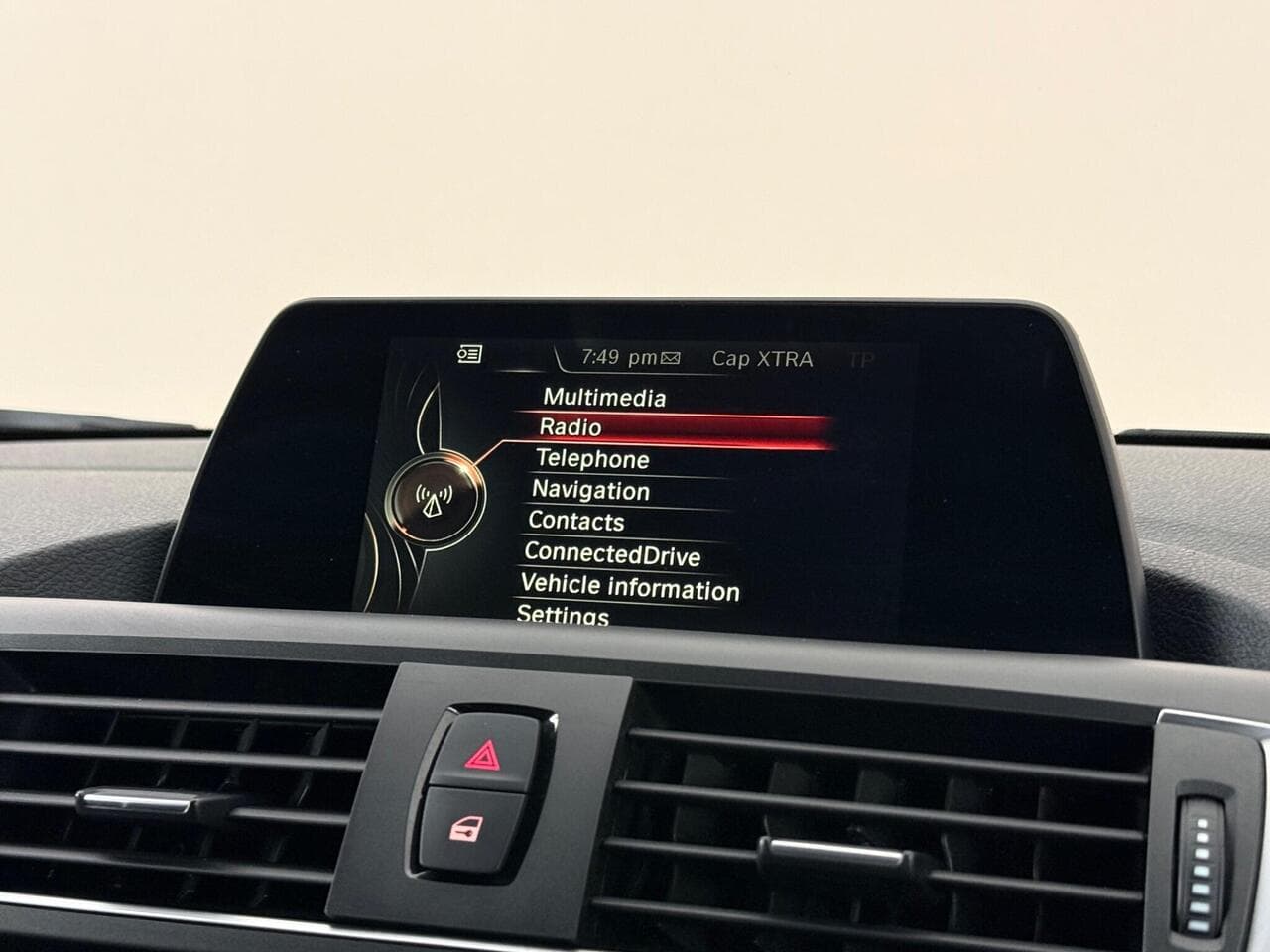 BMW 1 Series thumbnail Infotainment System
