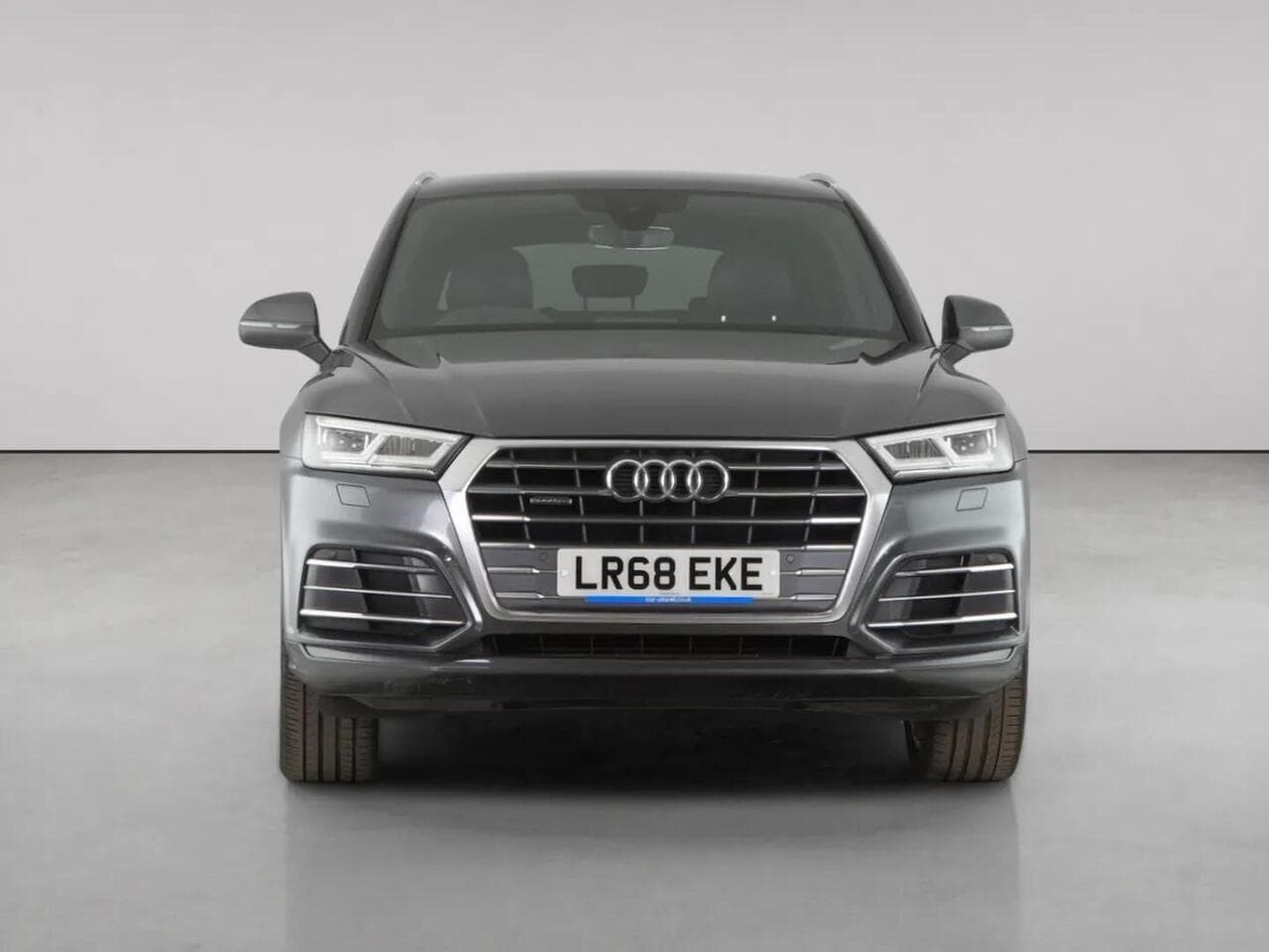 Audi Q5 thumbnail Front