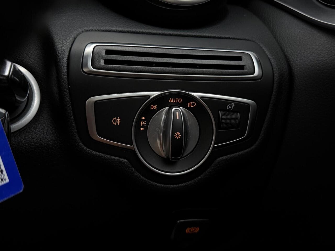 Mercedes-Benz C Class thumbnail Misc Controls