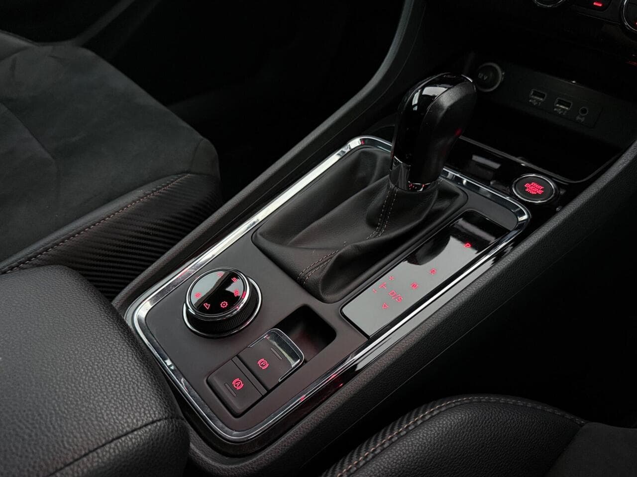 SEAT CUPRA Ateca thumbnail Interior Front