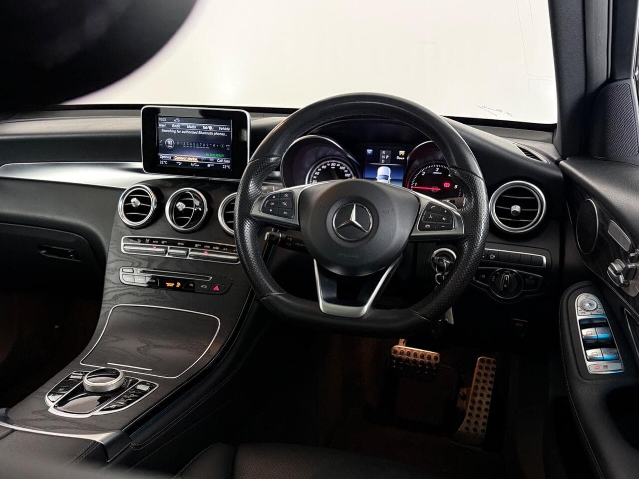 Mercedes-Benz GLC thumbnail Interior Front