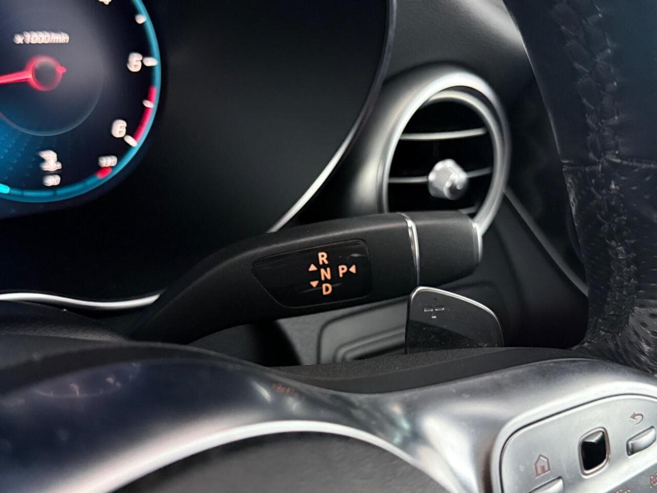 Mercedes-Benz GLC thumbnail Misc Controls