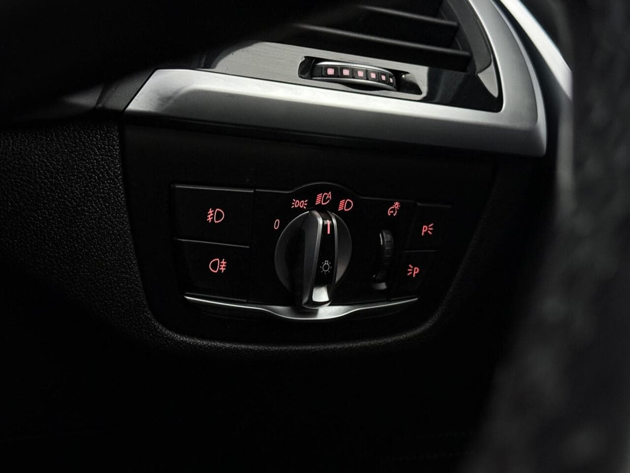 BMW X4 thumbnail Misc Controls